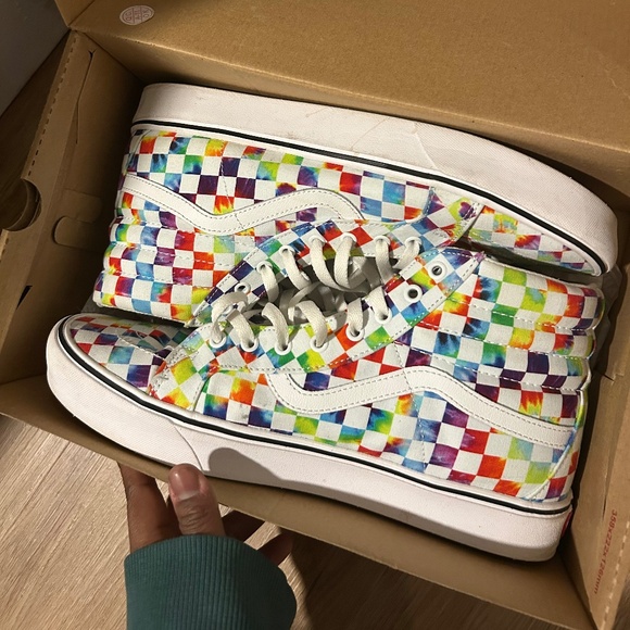 Men’s Hightop Vans - Picture 1 of 2